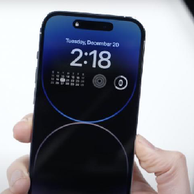 【快訊】iPhone 14 Pro「隨顯螢幕」超耗電？網紅極限實測曝光