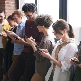 【快訊】你愛大尺寸還小螢幕？研調揭男、女手感偏好差異