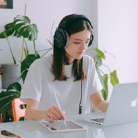 【快訊】AI產品滿天飛！歐盟出手擬規範「AI作品」標示