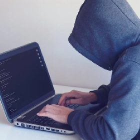 【快訊】注意！這App藏1年變身竊聽軟體 50,000 人受害