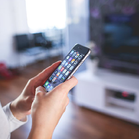 【快訊】不用再怕AirDrop變態打擾？蘋果iOS 17裸露照片自動打馬賽克