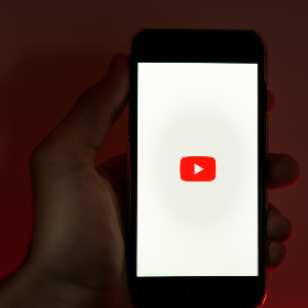 【快訊】YouTube Music 導入AI新功能！一鍵生成專屬封面圖