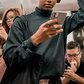 【快訊】遠亞併倒數 攜碼優惠4G吃到飽$496、手機0元起