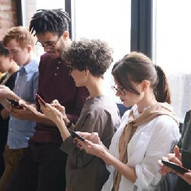 【快訊】屢出包重創形象？iPhone跳槽率下滑