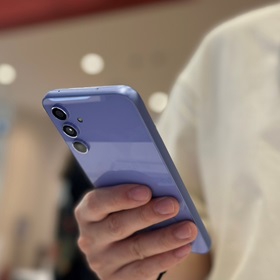 【快訊】補班樂翻天 購機優惠直送 三星 A54 下殺 62 折