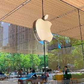 【快訊】追上AI發展！彭博爆料：蘋果將引入Google Gemini