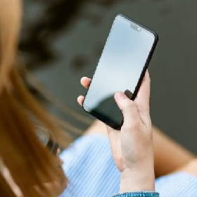 【快訊】你手機打字都怎打？達人曝：老人才用「食指」