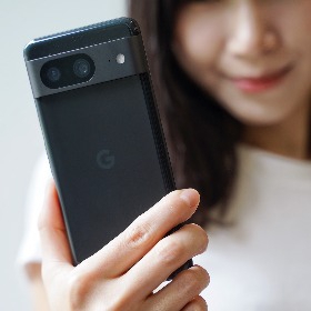 【快訊】Google Pixel 8 Pro AI相機功能延遲