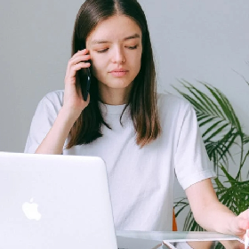 【快訊】打電話還是傳訊好？調查揭年輕人認打電話不禮貌