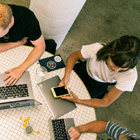 【快訊】今年性價比最佳手機！蘋果第一名是這支舊機