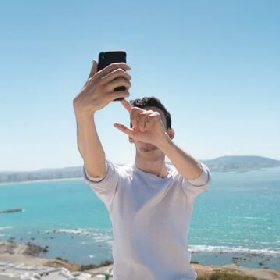 【快訊】想拍美照該買哪隻手機？外媒推這款「最全面」