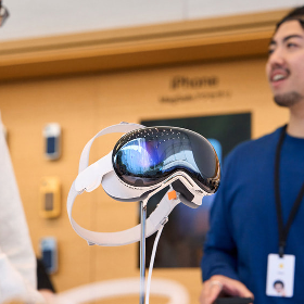 【快訊】蘋果要推更親民便宜頭戴裝置？彭博社最新消息這樣說