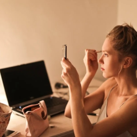 【快訊】買香水怕買到假貨？超強辨識網站一招秒判定