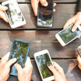 【快訊】2025年購機攻略！通路列5大挑機基準