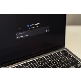 【快訊】外媒評測 AI 4強對決：第一名竟然不是ChatGPT！？