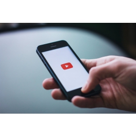 【快訊】YouTube 宣布新直播年齡限制：7月起需滿16歲才能開直播