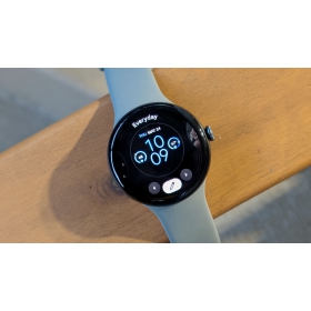 【快訊】Google Pixel Watch 4 全曝光：雙尺寸、四色錶殼、多款錶帶一次了解！
