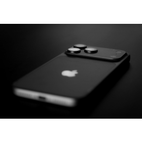 【快訊】iPhone 18 Pro 傳將改回單色背蓋：細節微調、改善缺點