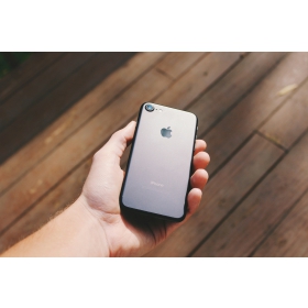 【快訊】iPhone 17e 傳聞：A19 晶片下放、前鏡頭升級，挑戰最高CP值？