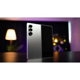 【快訊】Galaxy Z Fold 8 最新洩漏：有望成為三星首款「無摺痕」摺疊手機？