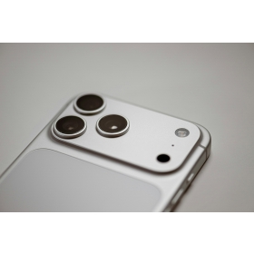 【快訊】iPhone 18 Pro 傳重大外型變革：正面設計改版將成真？