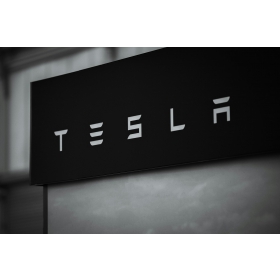 【快訊】特斯拉 FSD 取消買斷，全面月費訂閱制：使用門檻調降更友善？