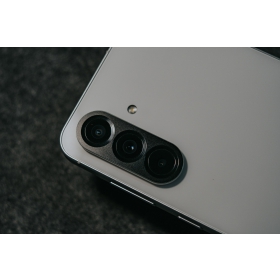 【快訊】三星 Galaxy A57 規格洩漏：更薄機身＋大電量，挑戰最高 CP 值？