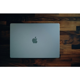 【快訊】M5 MacBook Pro 有望 3 月登場，全新平價 MacBook 今年也會出現？！