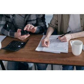 【快訊】品牌紅利稀釋？成本海嘯席捲終端定價 手機戰國時代再起！