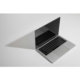 【快訊】Apple 平價 MacBook 傳將登場：挑戰最佳入門筆電？