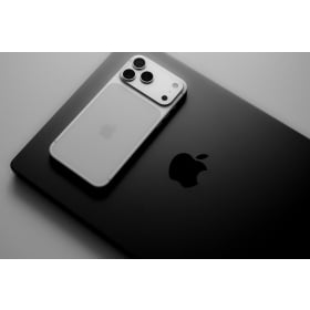 【快訊】iPhone 18 Pro 動態島新傳聞引爆論戰？整體設計風格延續