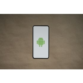 【快訊】Android 版「NameDrop」被曝光？手機靠近就能快速傳檔！