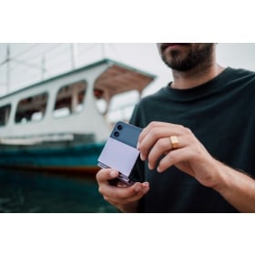 【快訊】Galaxy Z Flip 8 消息洩漏：效能升級有感，但續航力原地踏步？