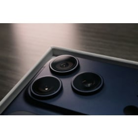【快訊】iPhone 18 Pro 不會回歸鈦金屬？爆料者：鋁合金可能是 AI 時代的現實選擇