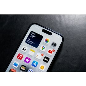 【快訊】Siri 有望進駐動態島！？ iOS 27 傳迎來 AI 大改版