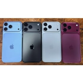 【快訊】iPhone 18 Pro 新色模型機曝光！暗櫻桃紅、淺藍色成今年焦點？