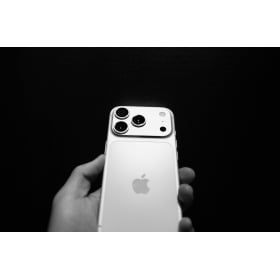 【快訊】下一代 iPhone 旗艦傳機身明顯變厚！相機與續航升級可能是關鍵